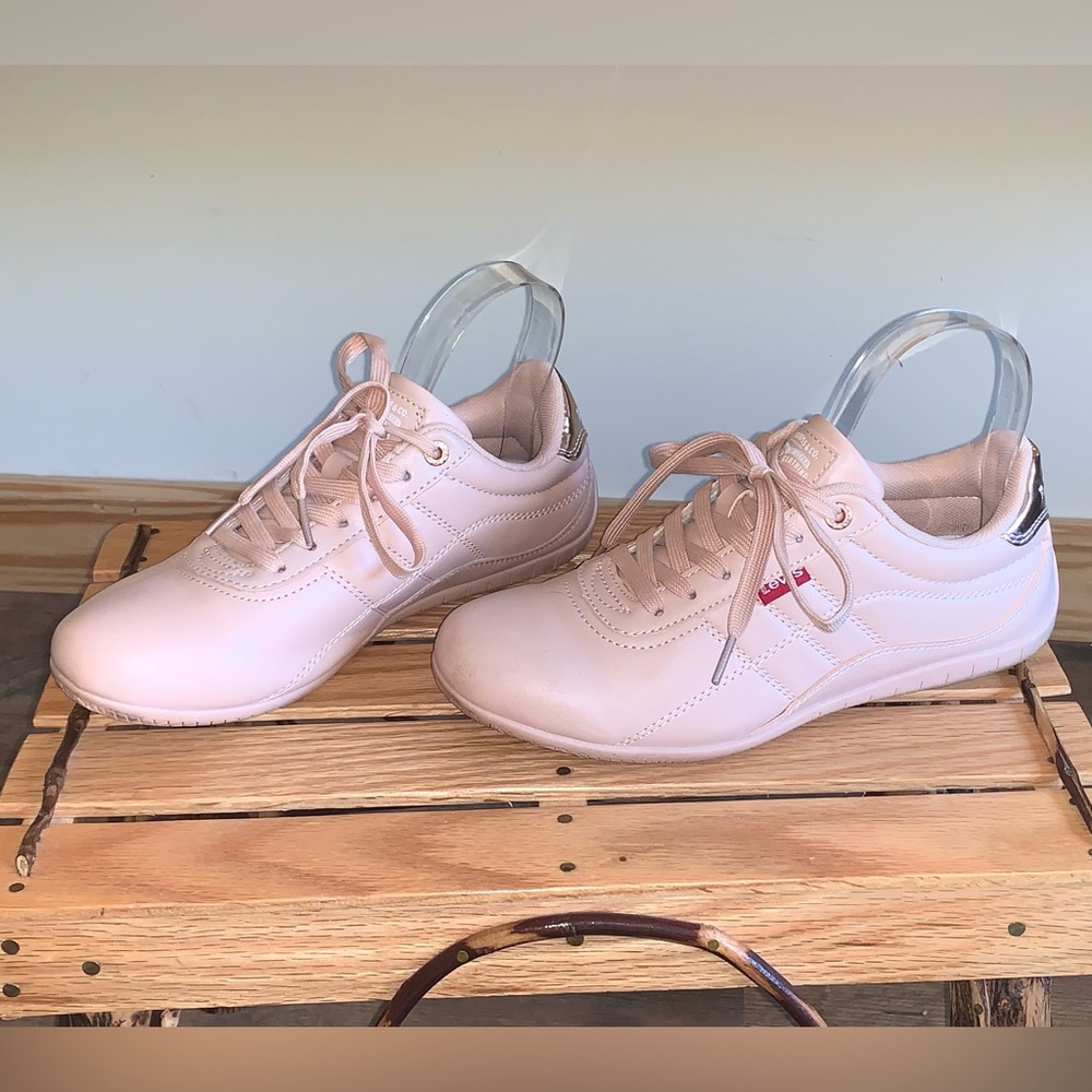 Levi’s Strauss & co pale pink “Barbie” sneakers size 7